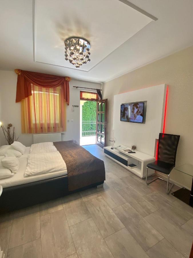 Bajor Panzio Buek-Buekfuerdo, Adults Friendly 12 Plus Buitenkant foto