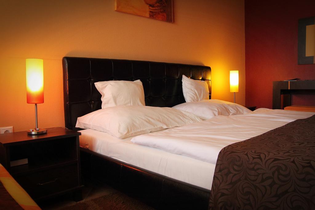 Bajor Panzio Buek-Buekfuerdo, Adults Friendly 12 Plus Kamer foto
