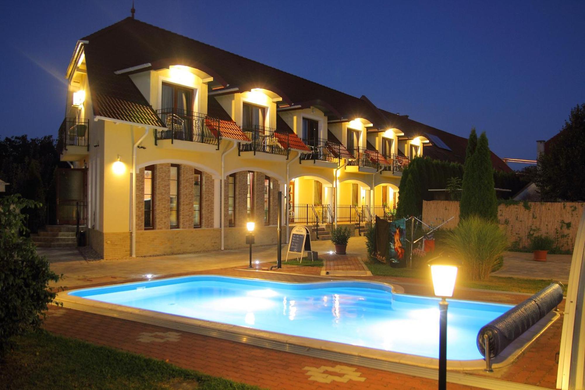 Bajor Panzio Buek-Buekfuerdo, Adults Friendly 12 Plus Buitenkant foto