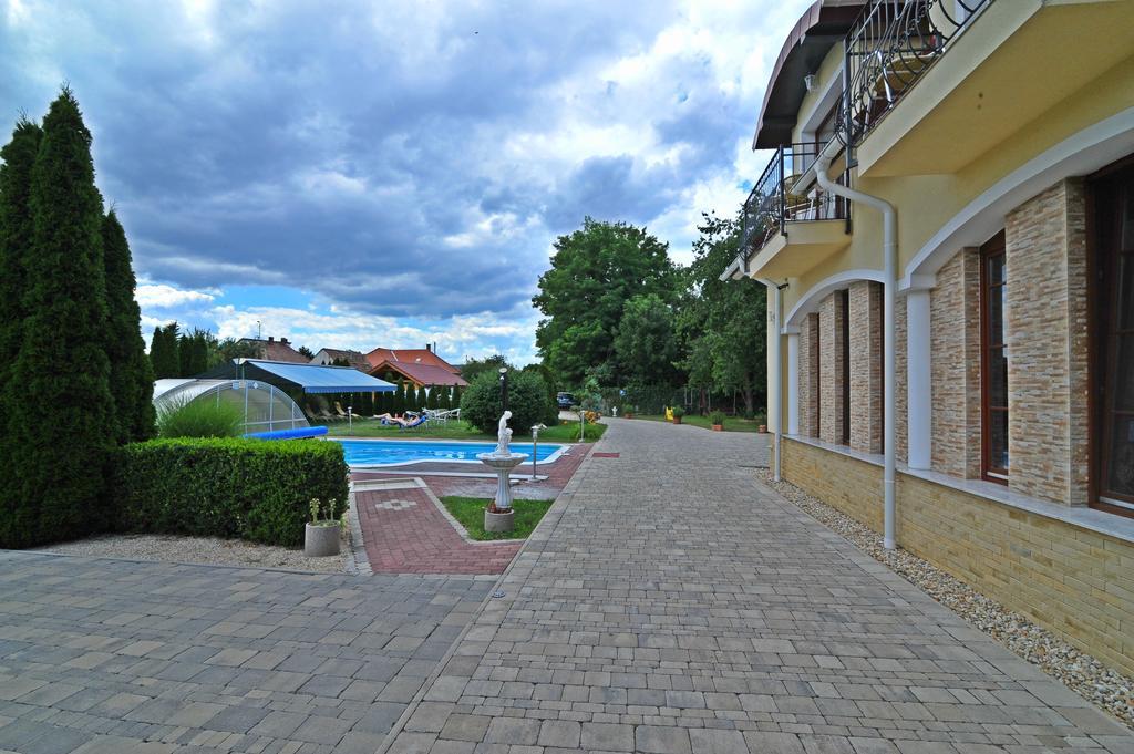 Bajor Panzio Buek-Buekfuerdo, Adults Friendly 12 Plus Buitenkant foto