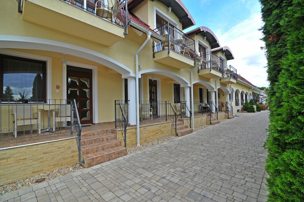 Bajor Panzio Buek-Buekfuerdo, Adults Friendly 12 Plus Buitenkant foto