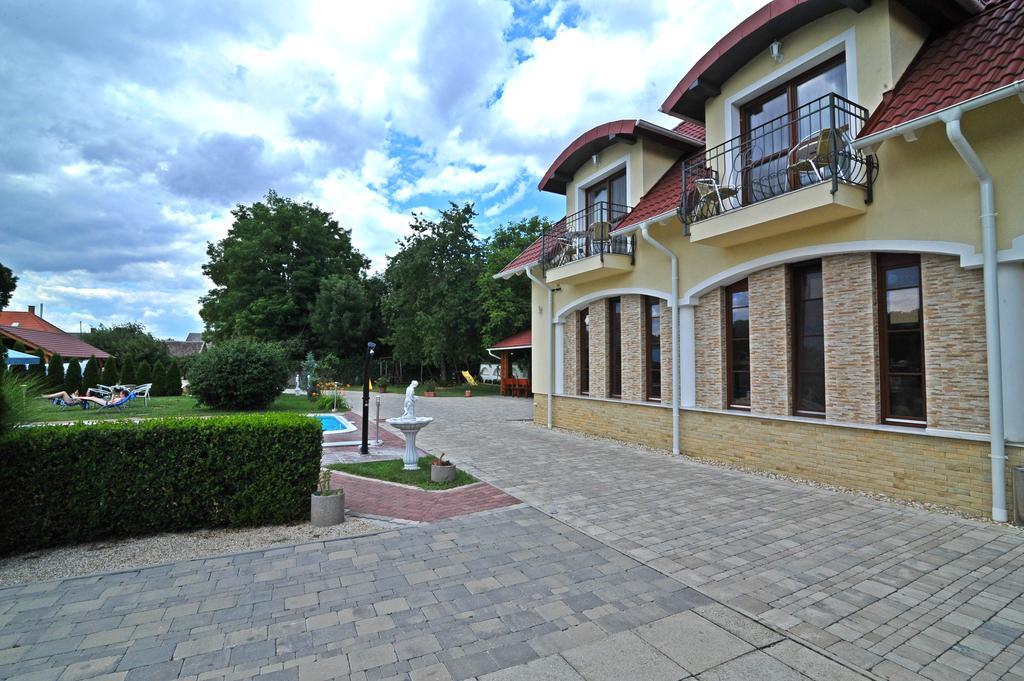 Bajor Panzio Buek-Buekfuerdo, Adults Friendly 12 Plus Buitenkant foto