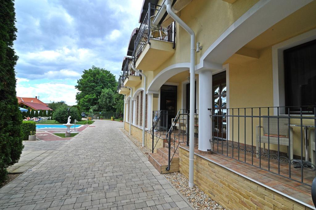 Bajor Panzio Buek-Buekfuerdo, Adults Friendly 12 Plus Buitenkant foto