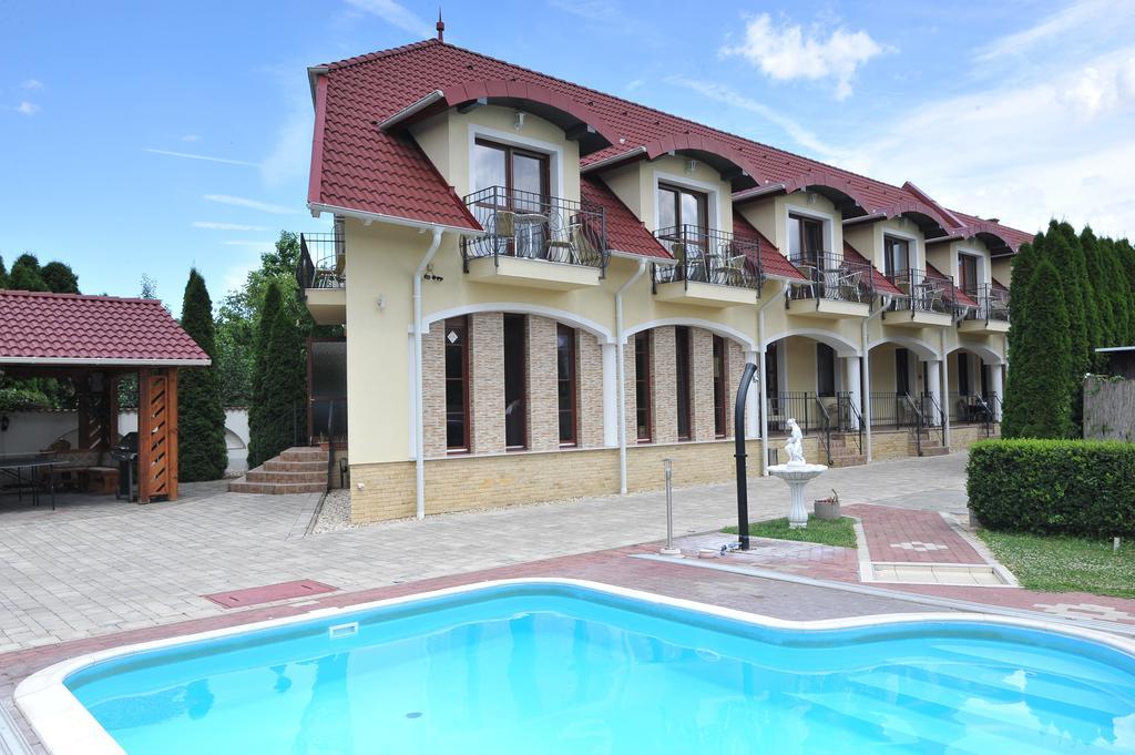 Bajor Panzio Buek-Buekfuerdo, Adults Friendly 12 Plus Buitenkant foto