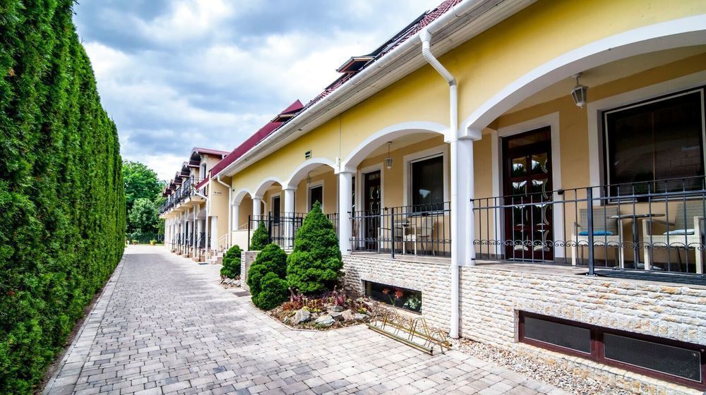 Bajor Panzio Buek-Buekfuerdo, Adults Friendly 12 Plus Buitenkant foto
